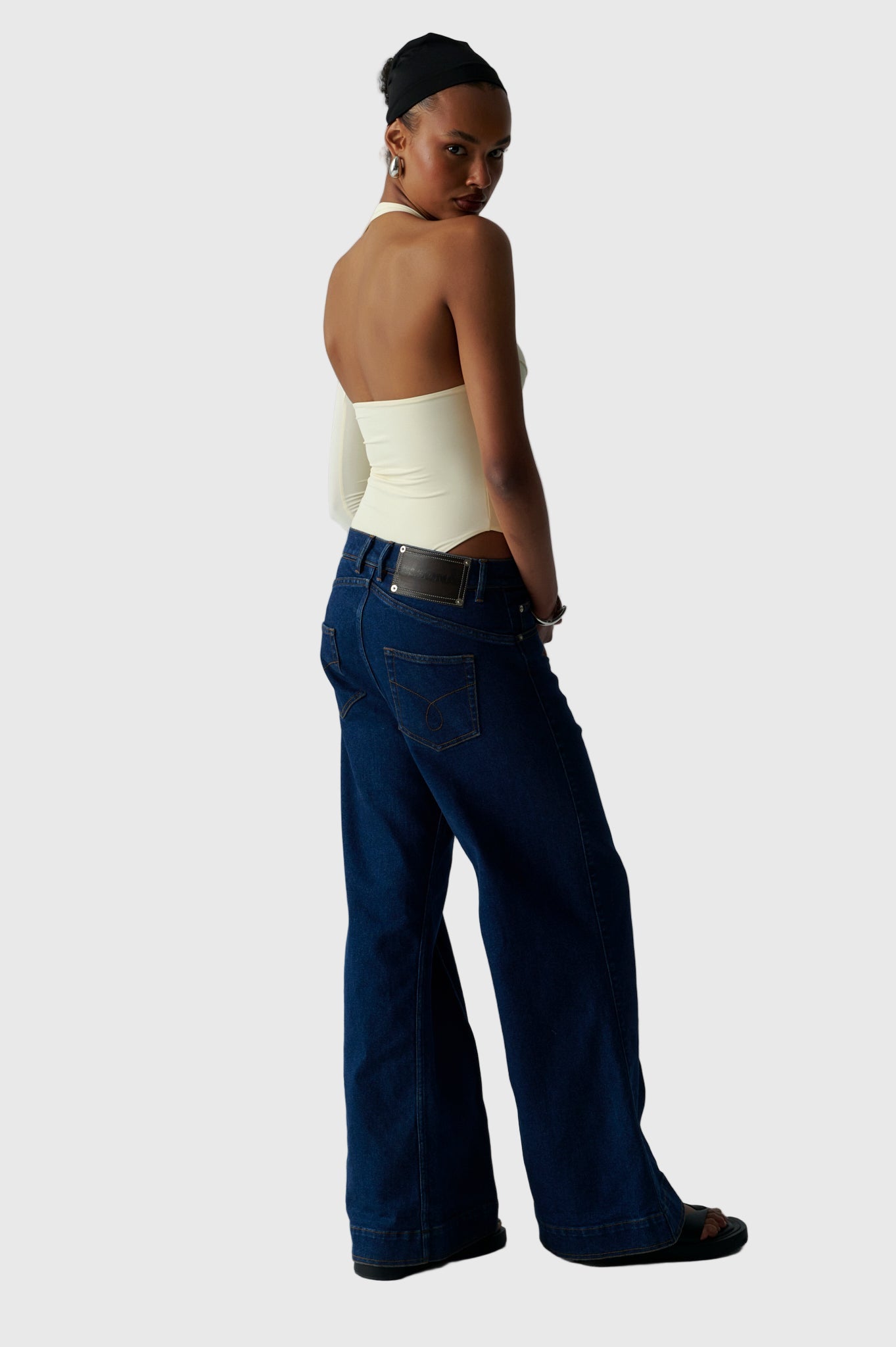 EL RESUELVE LA NEGRITA OVERSIZED JEANS