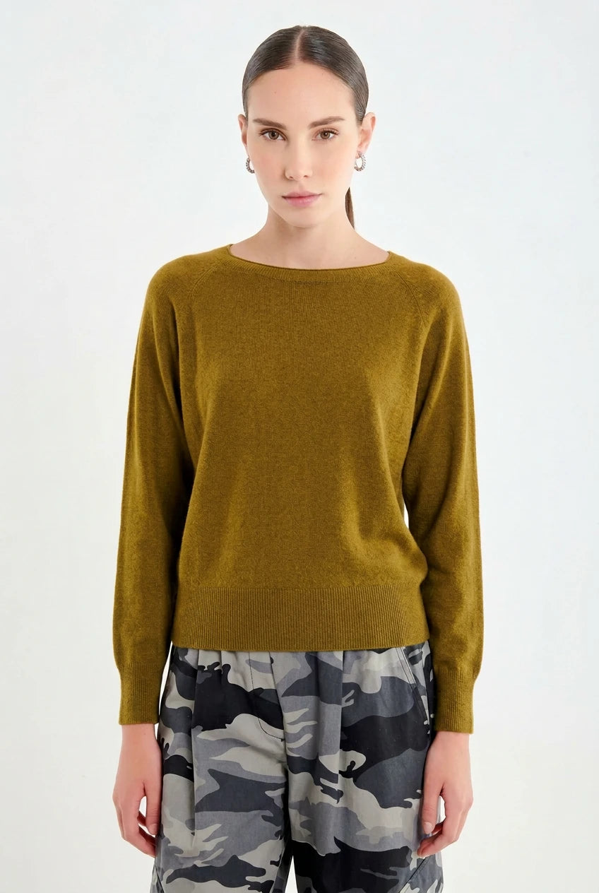 JERSEY CASHEMIRA CUELLO REDONDO VERDE OLIVA