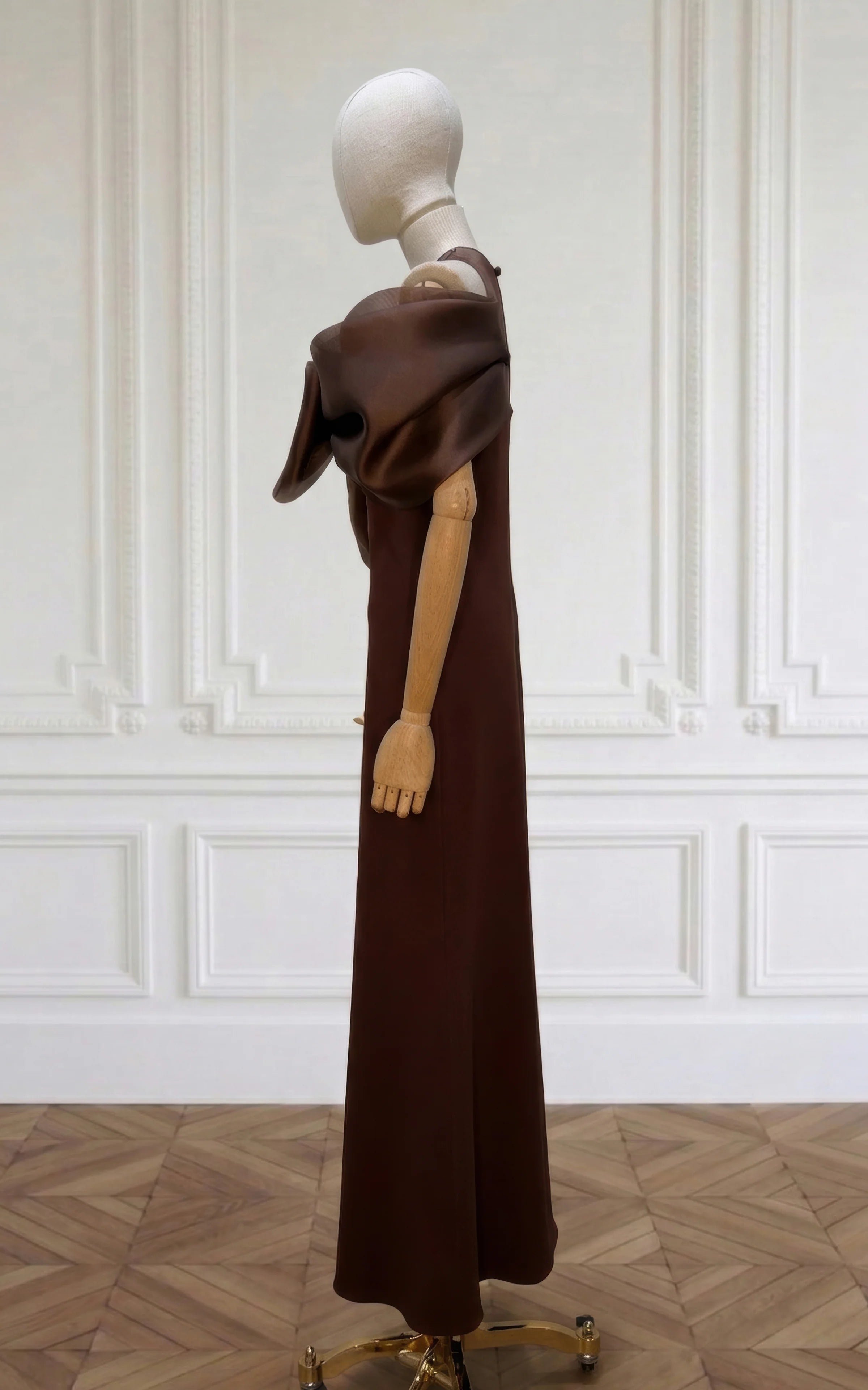 VESTIDO TABITA LARGO EVASE DETALLE MAXI LAZO ORGANZA MARRON CHOCOLATE