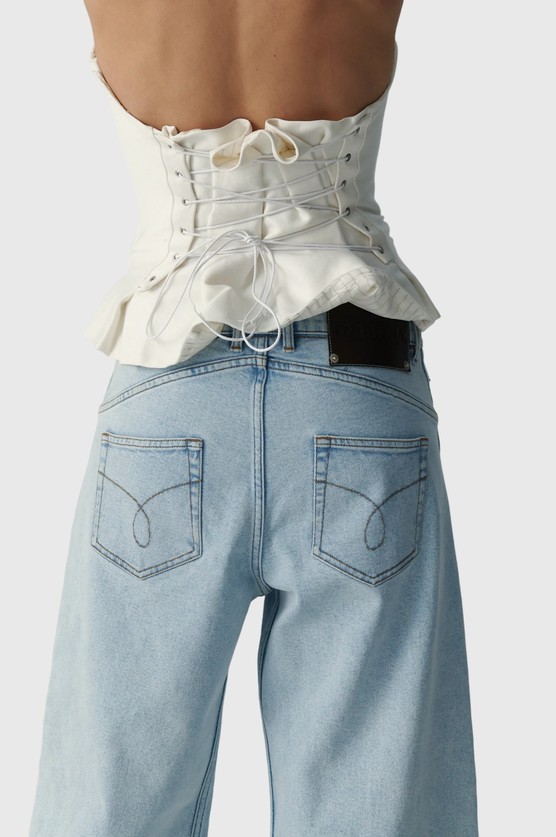 EL RESUELVE LA CATIRA OVERSIZED JEANS