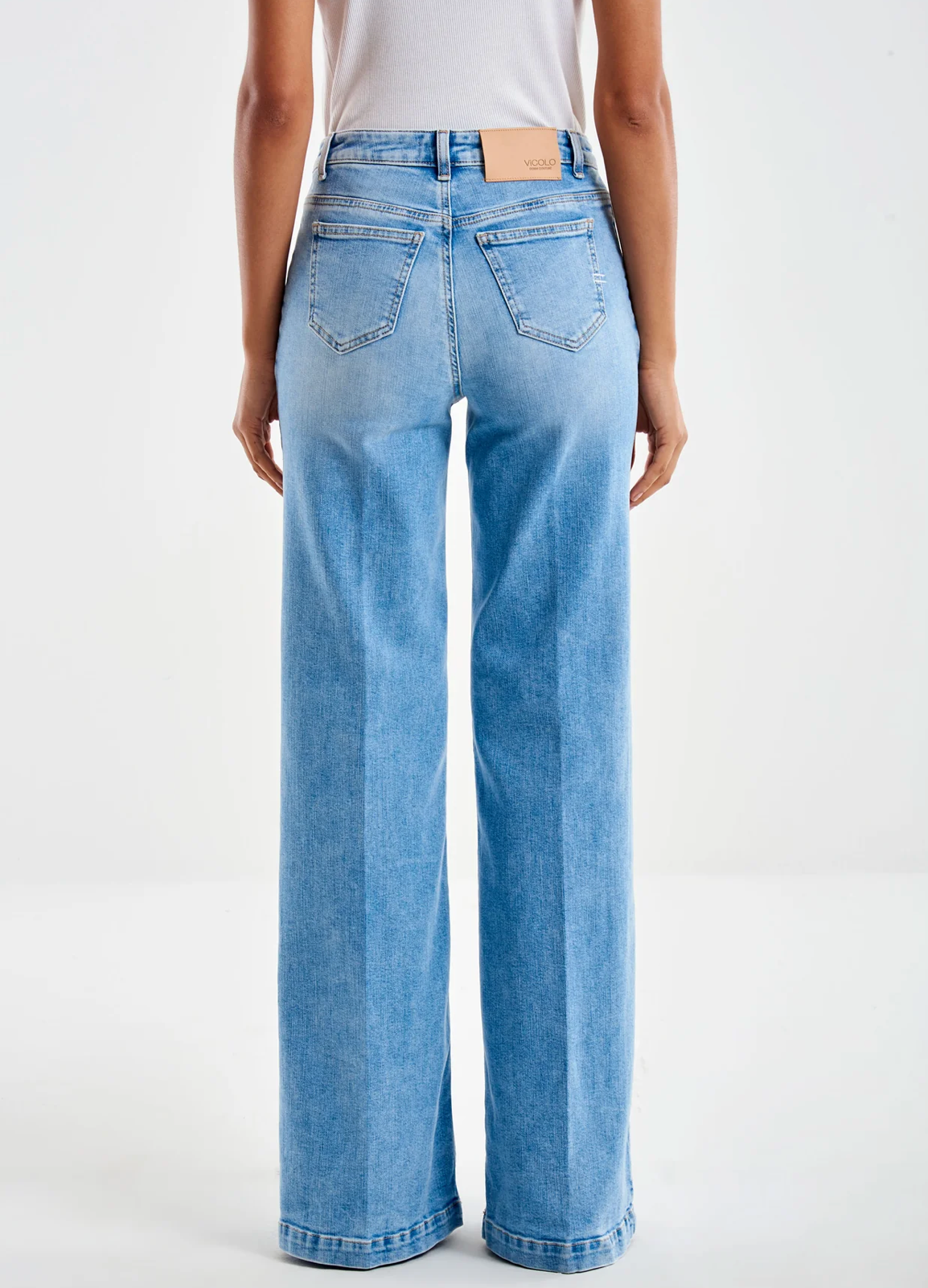 PANTALONES VAQUEROS CLAROS BOTONES GIUDITH VV