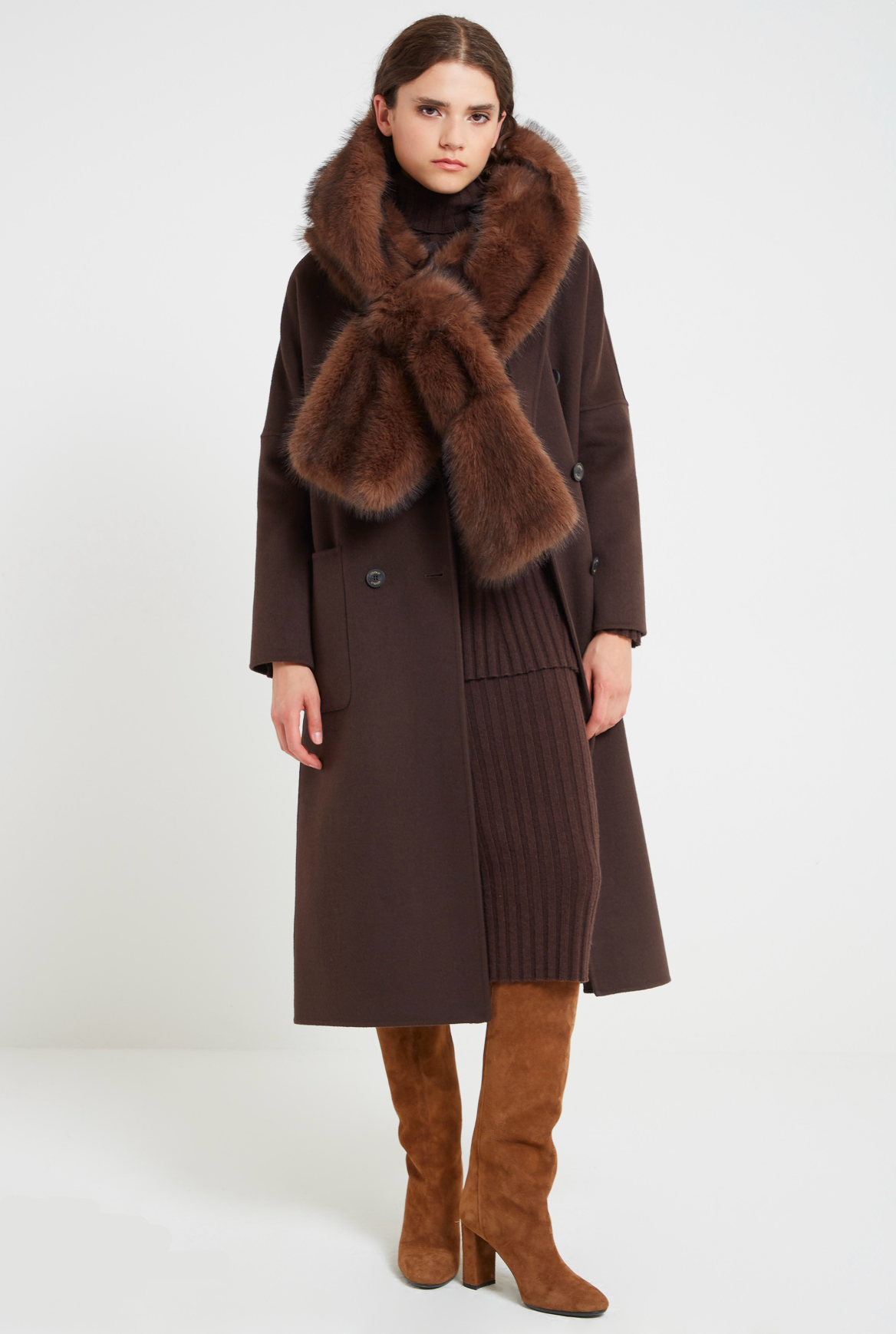 ABRIGO MARRON PAÑO SEIS BOTONES VV