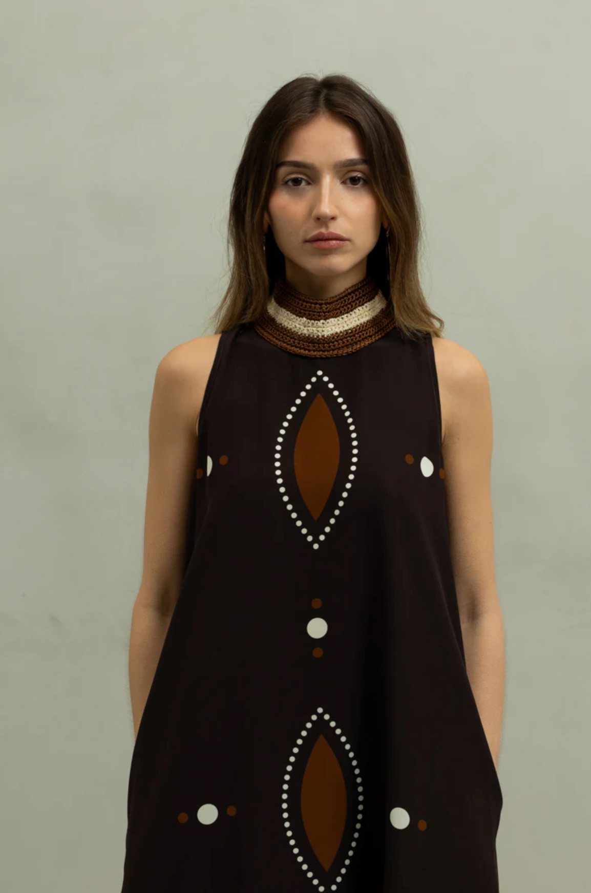 VESTIDO KOM OVALOS CHOCO