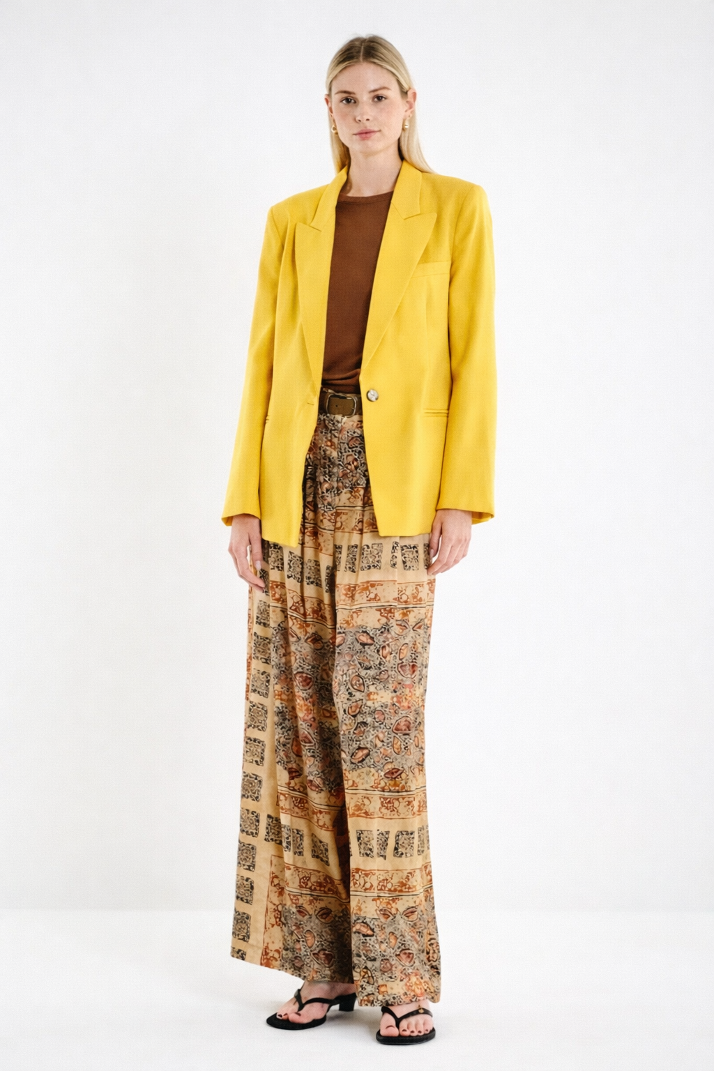 BLAZER AMARILLA VV