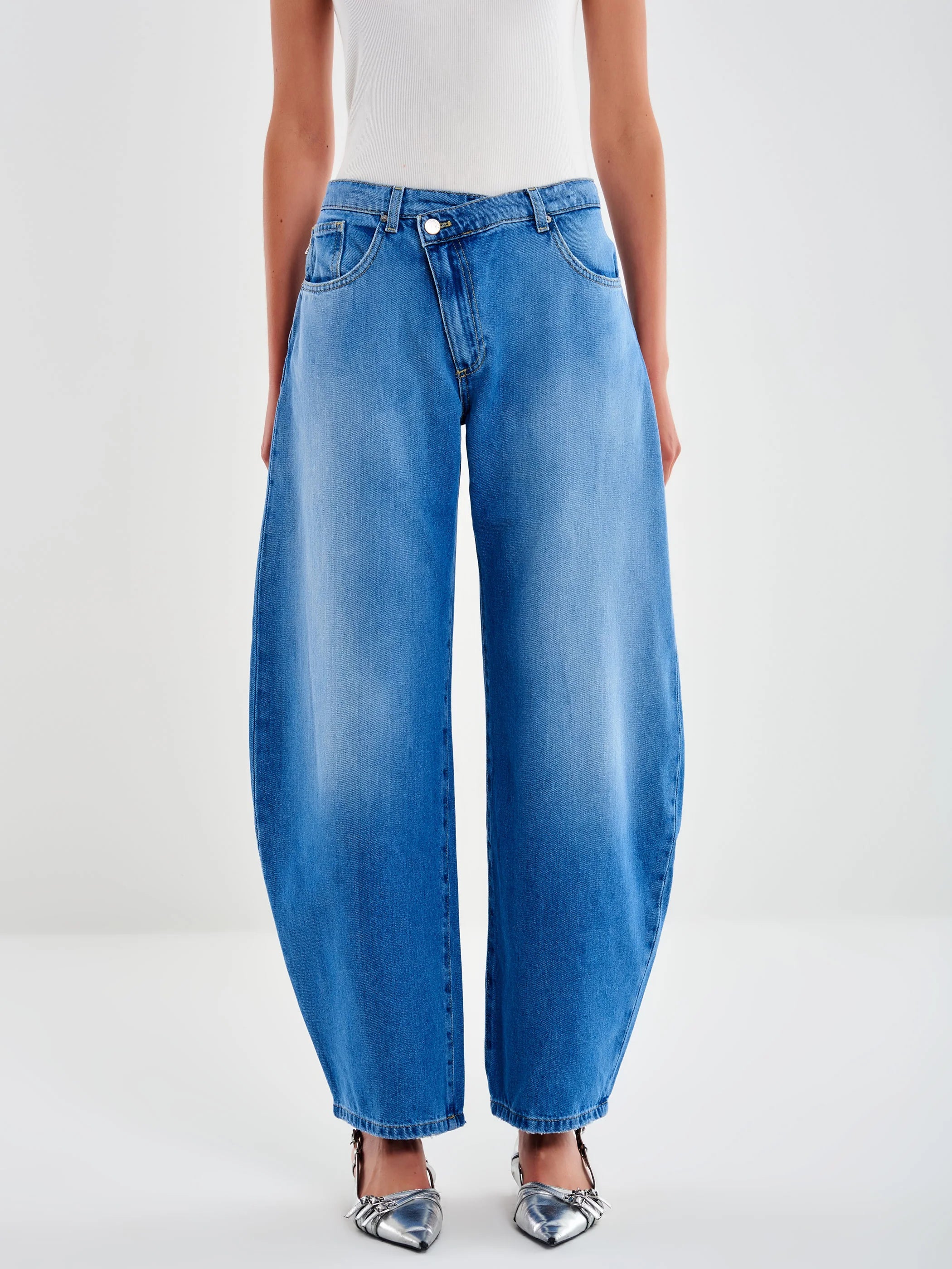 PANTALON DENIM BOMBACHO BOTON DOBLADO VV