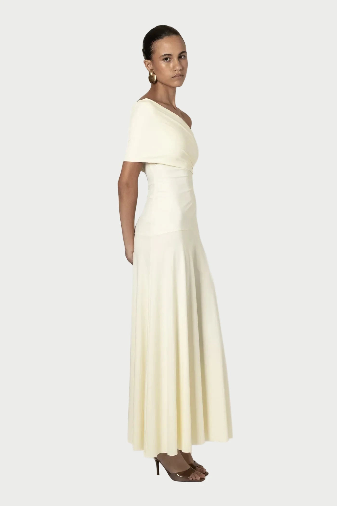 LA CHIQUI DRESS OF WHITE
