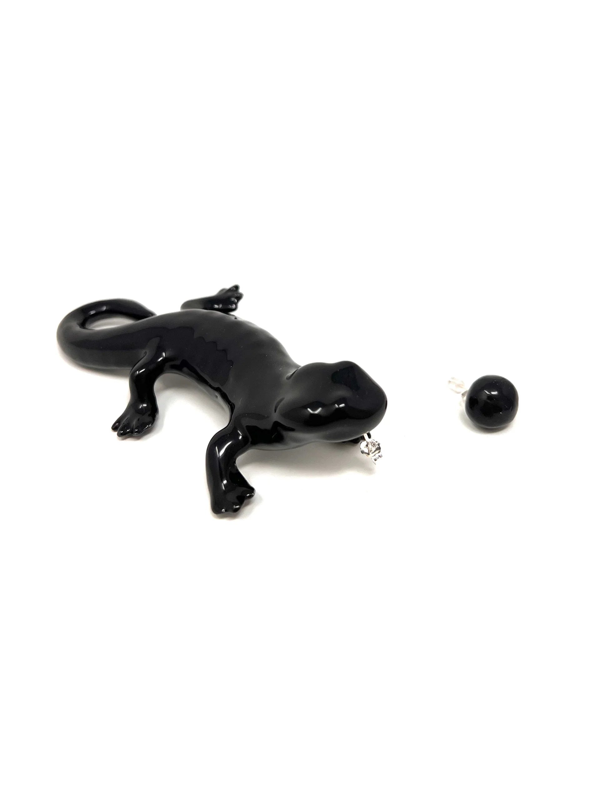 Pendiente Salamandra Negra