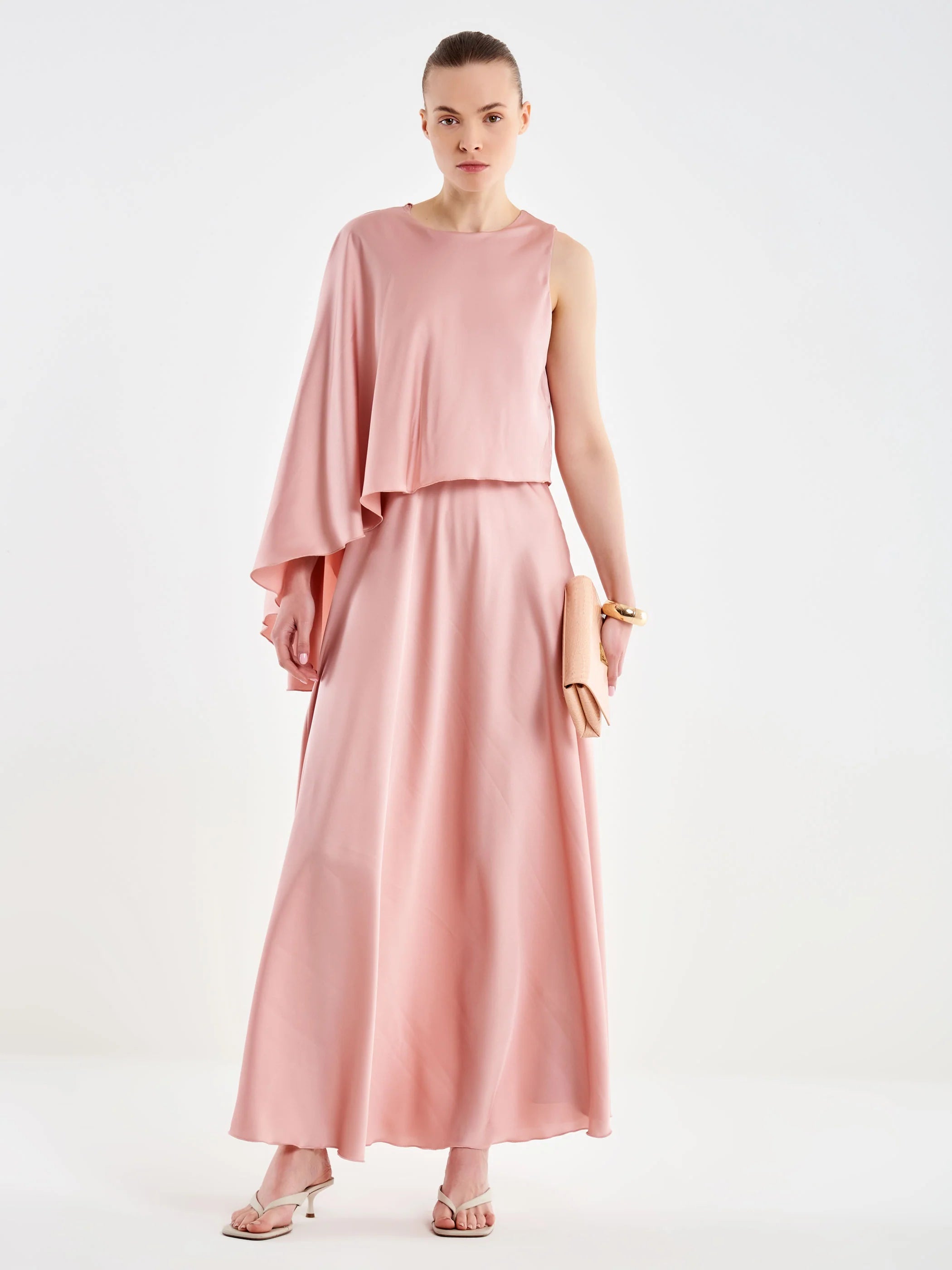 VESTIDO CON CAPA ROSA