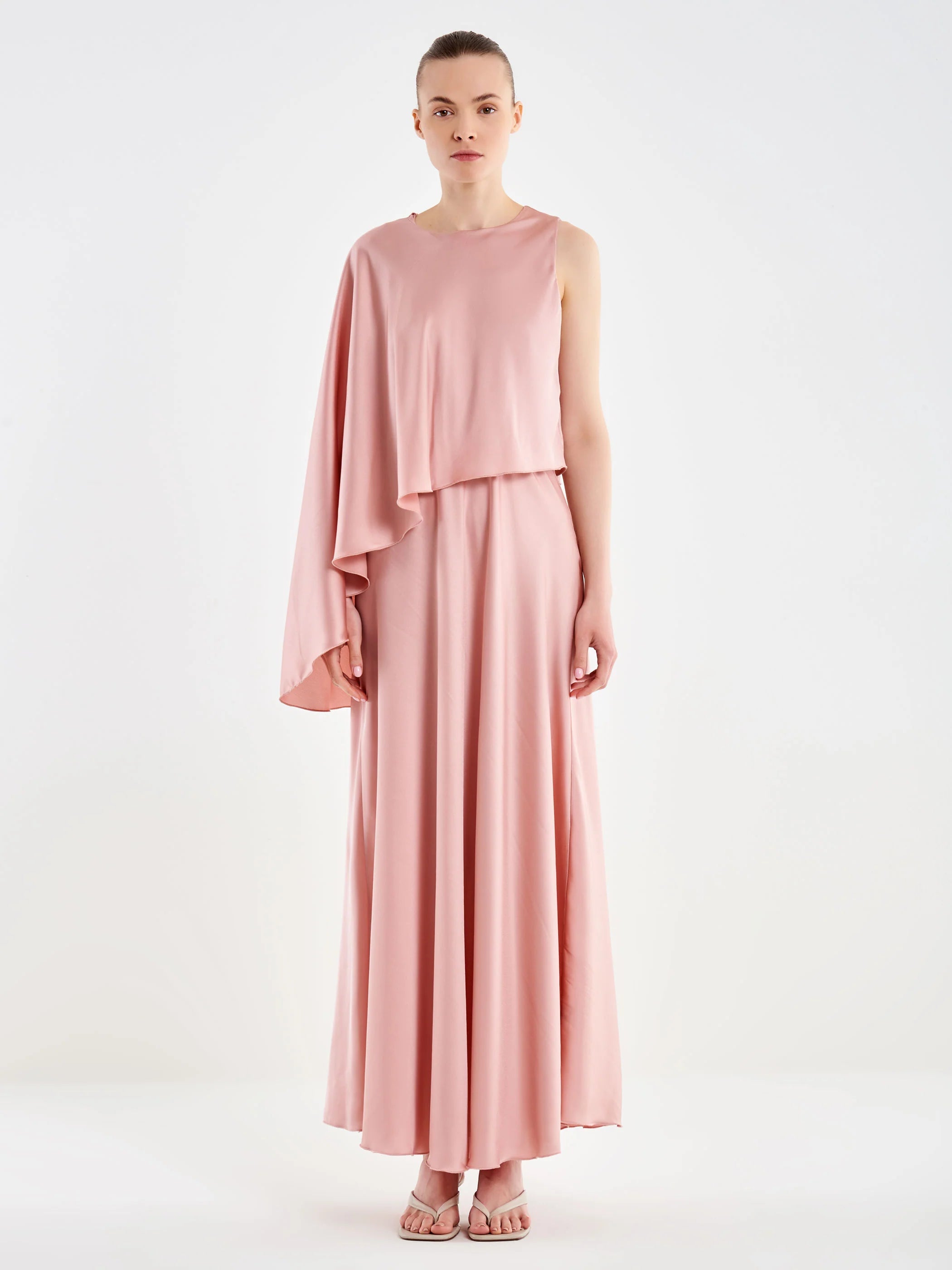 VESTIDO CON CAPA ROSA