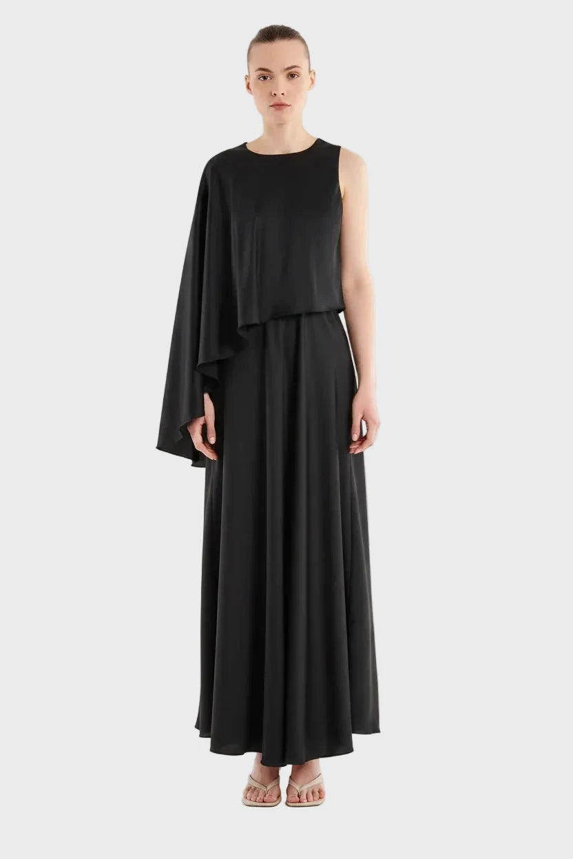 VESTIDO CON CAPA NEGRO
