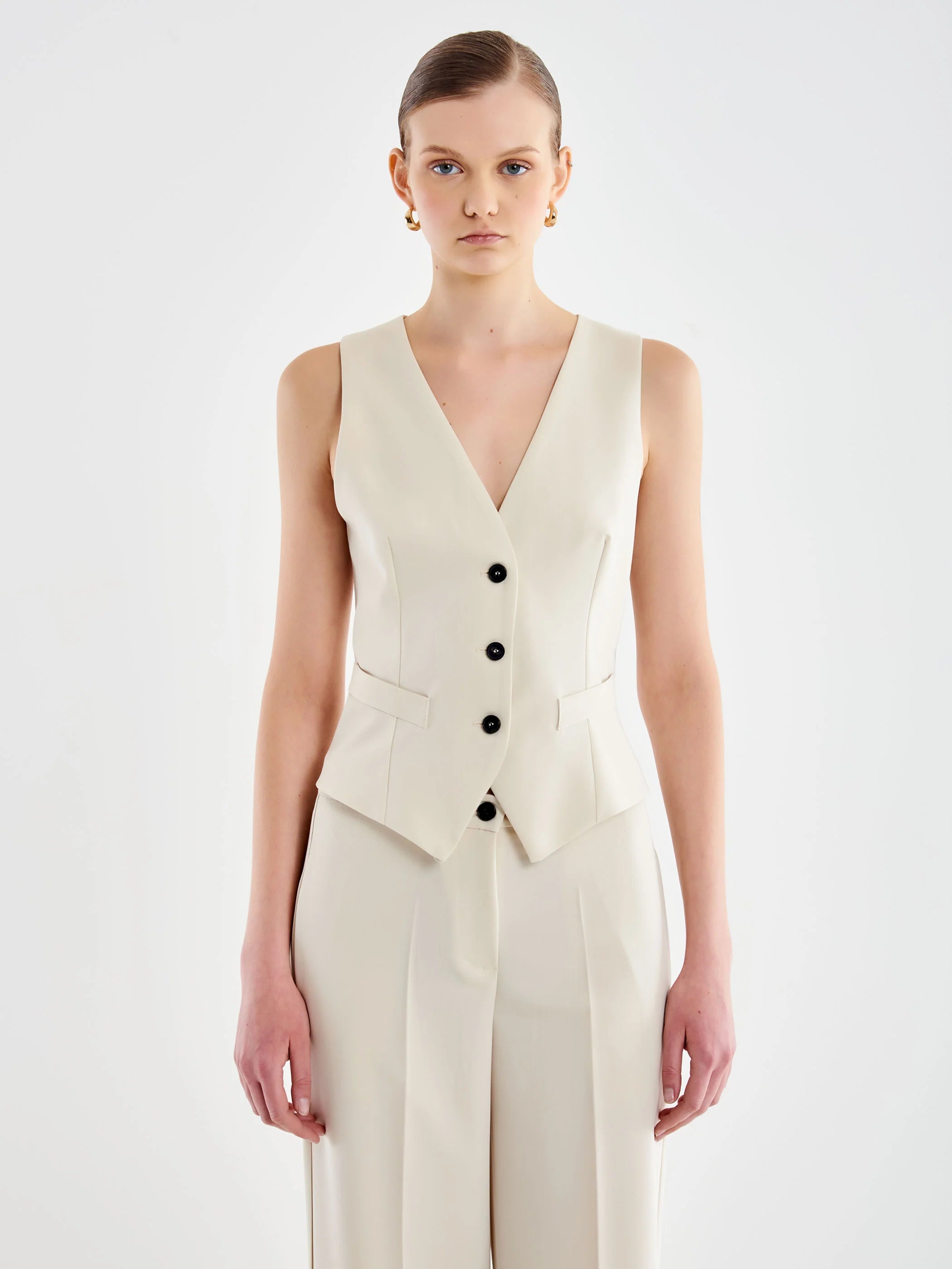 CHALECO BASIC CREMA VV