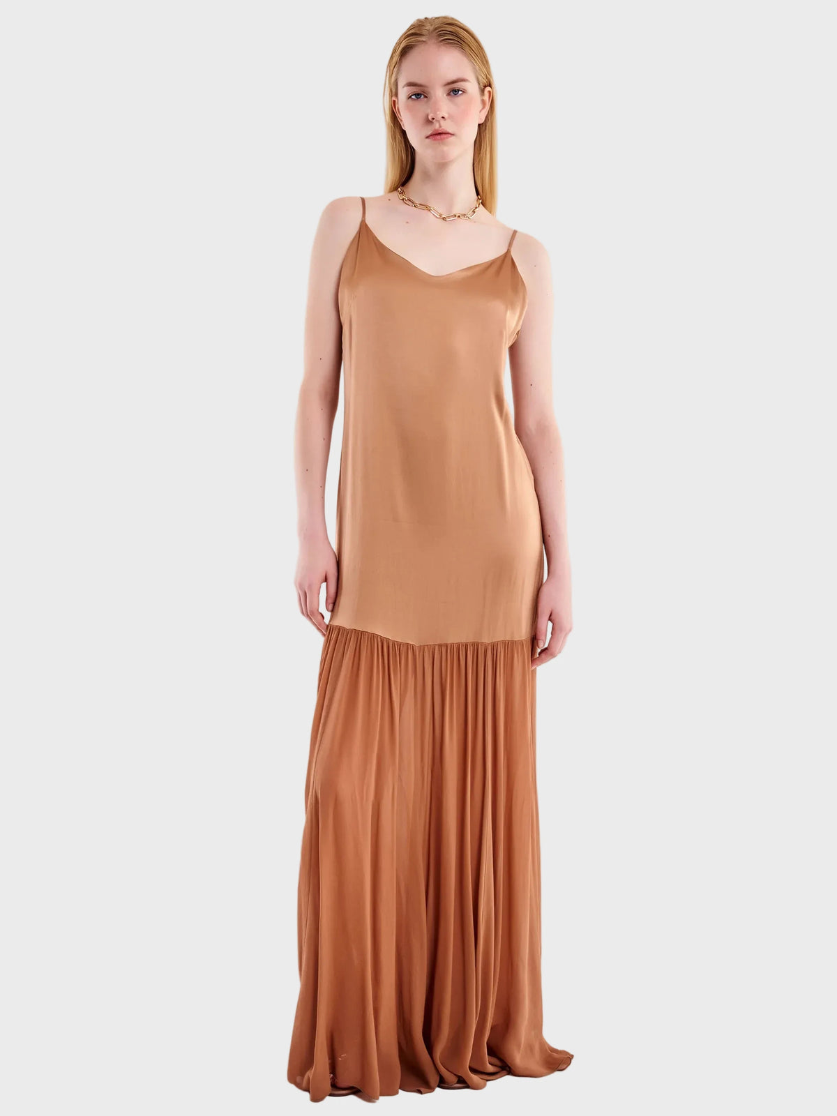 VESTIDO SATINADO TIRANTES COÑAC