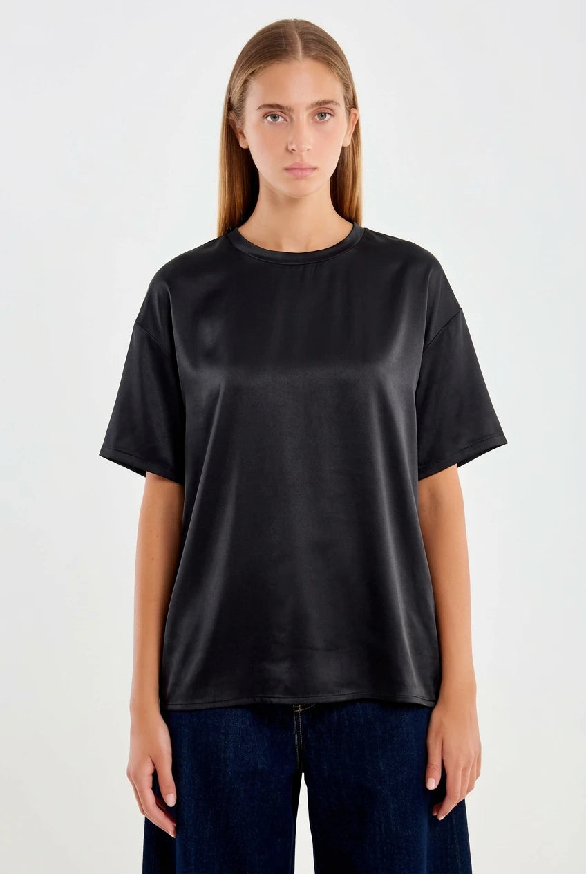 TSHIRT OVERSIZE MANGAS CORTAS SATINADA NEGRA