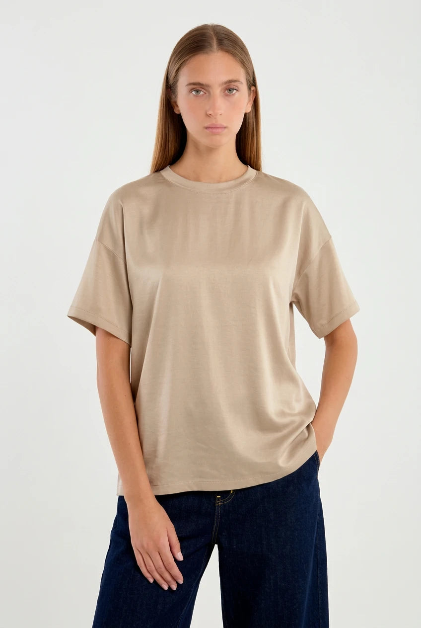 TSHIRT OVERSIZE MANGAS CORTAS SATINADA BEIGE