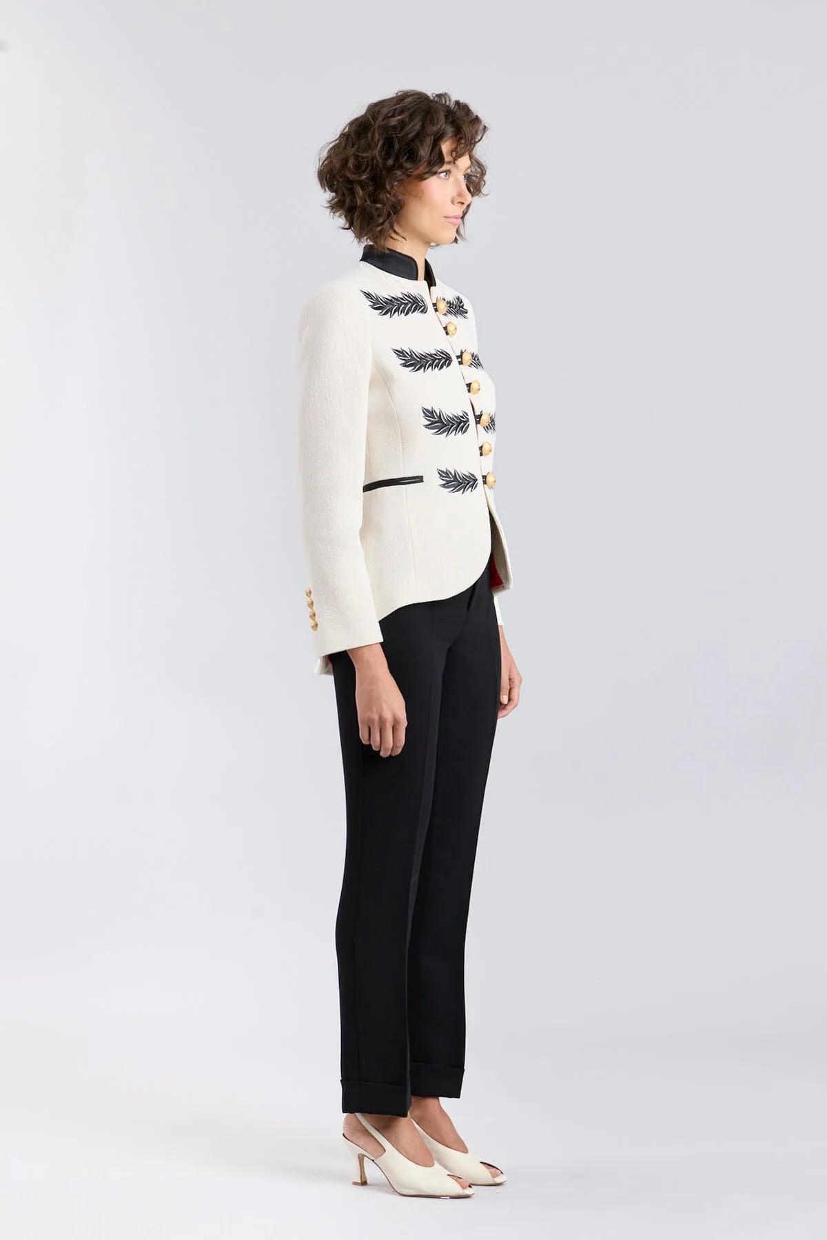 BLAZER BORDADA MARFIL RENATA LOVE