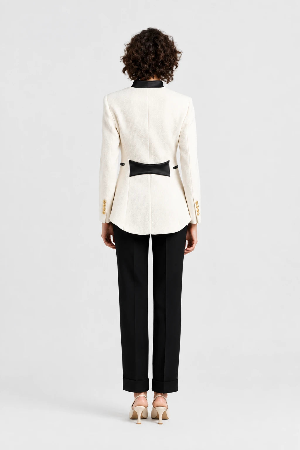 BLAZER BORDADA MARFIL RENATA LOVE