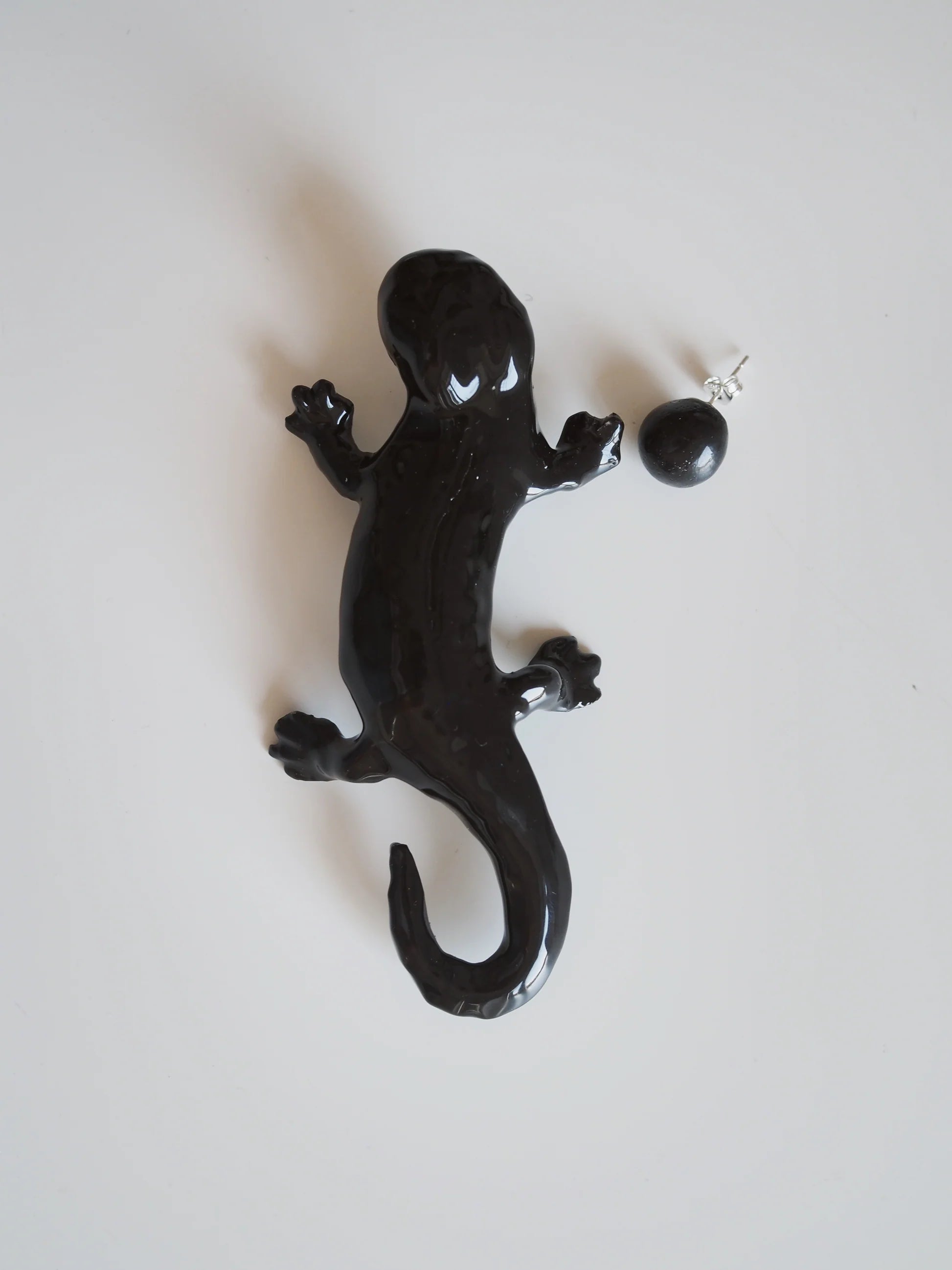 Pendiente Salamandra Negra