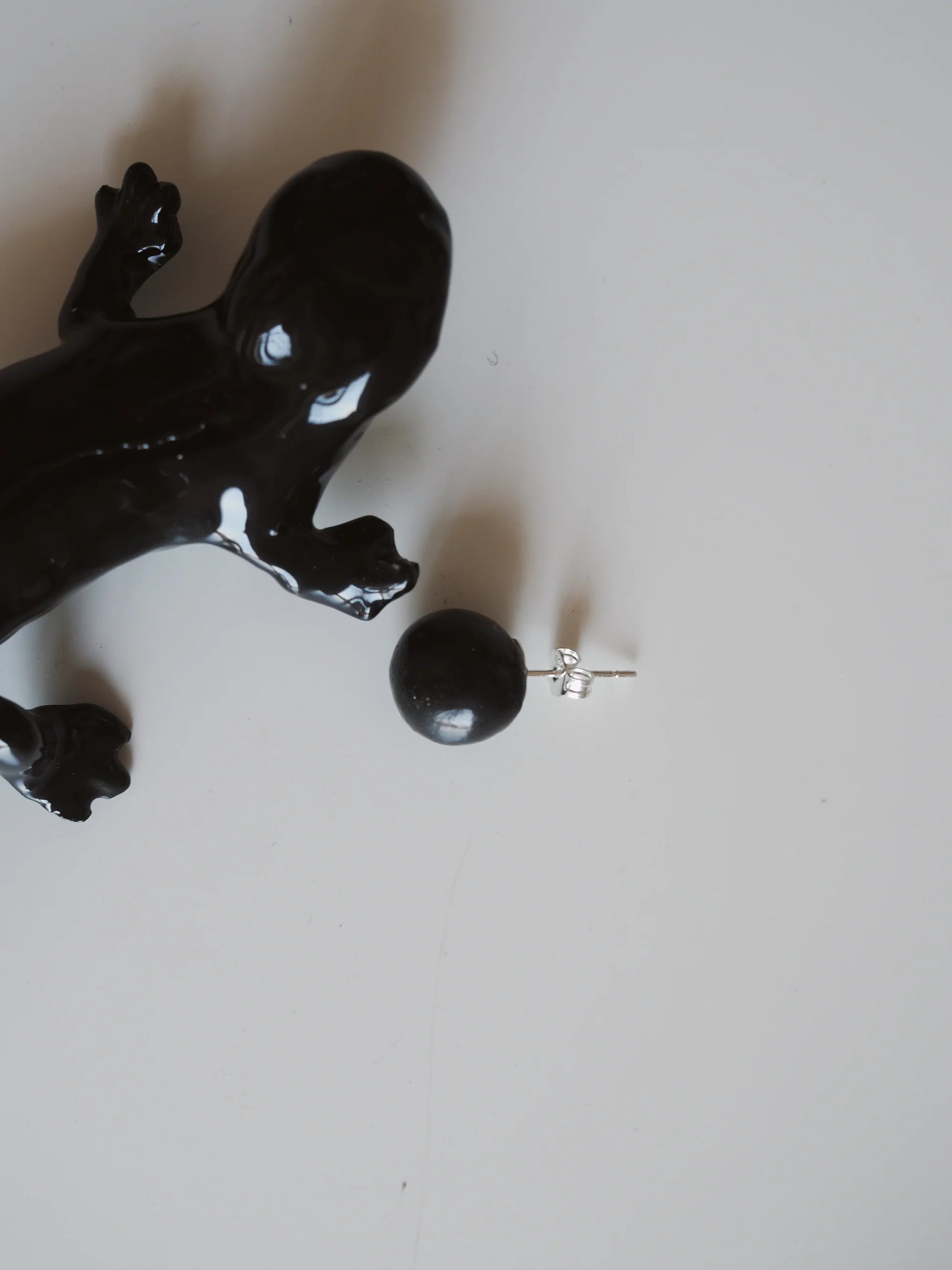 Pendiente Salamandra Negra