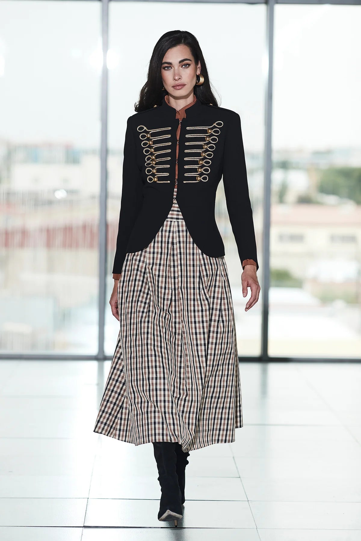 BLAZER BORDADA NEGRA MARTINA - EDICION LIMITADA
