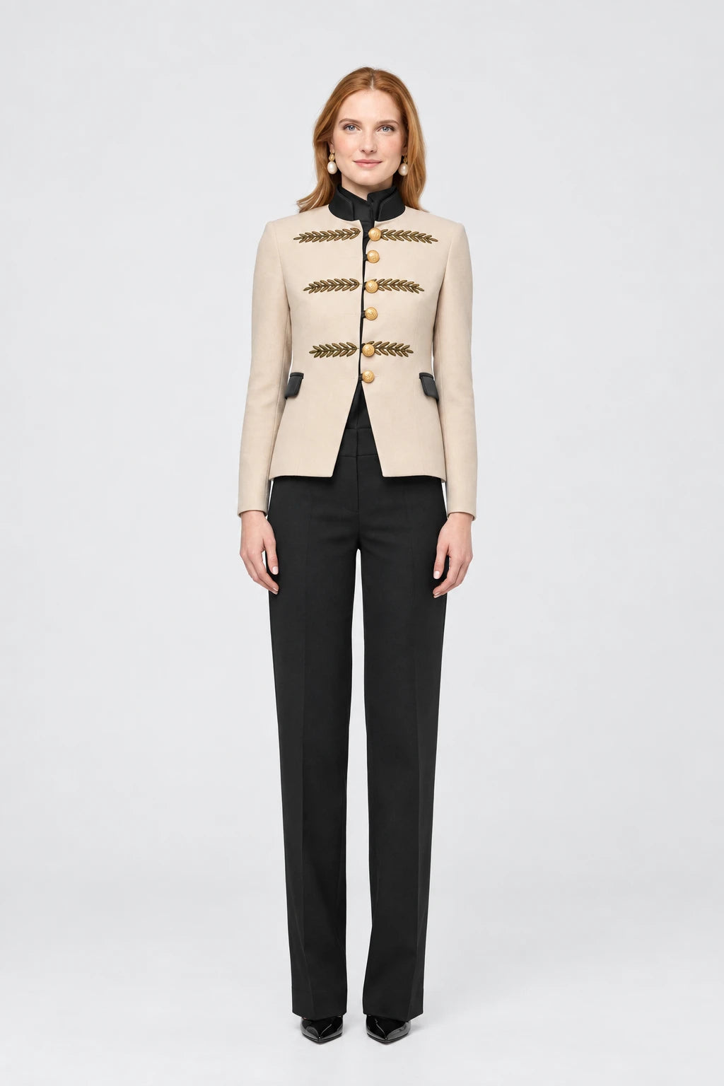 BLAZER CORTA BORDADA BEIGE RENATA GOLD - EDICION LIMITADA