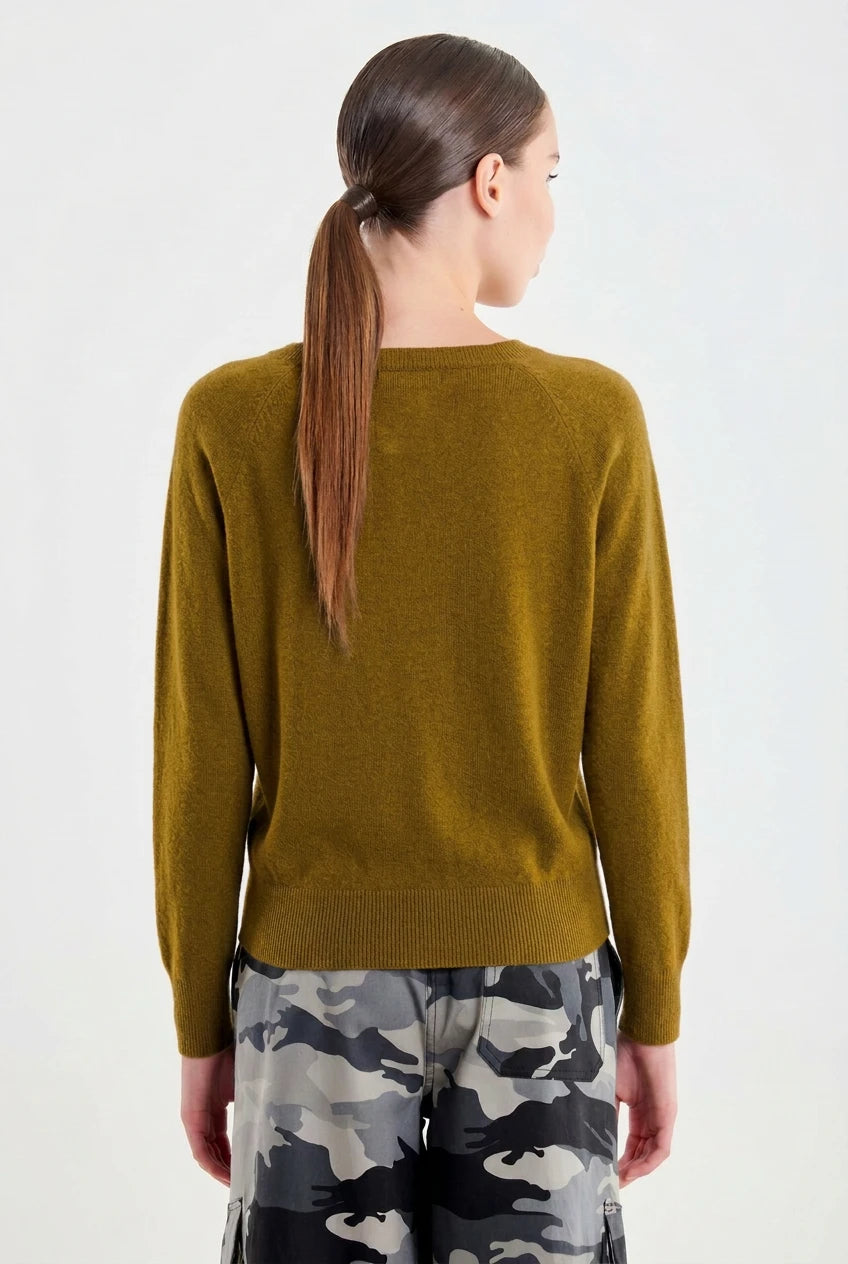 JERSEY CASHEMIRA CUELLO REDONDO VERDE OLIVA