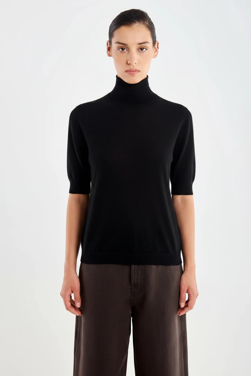 JERSEY CUELLO VUELTO MANGAS CORTAS NEGRO