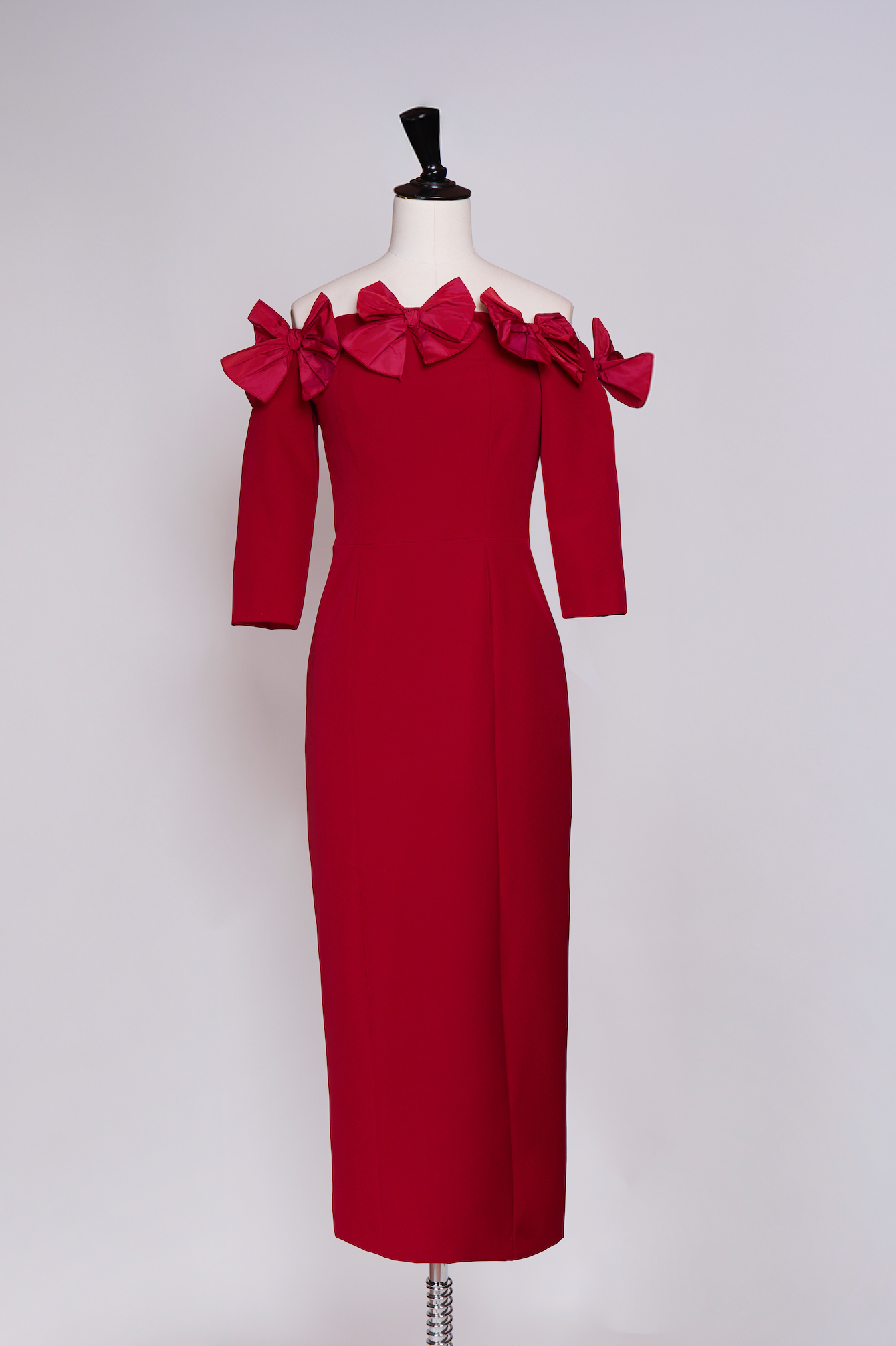 Vestido midi rojo detalle lazos escote