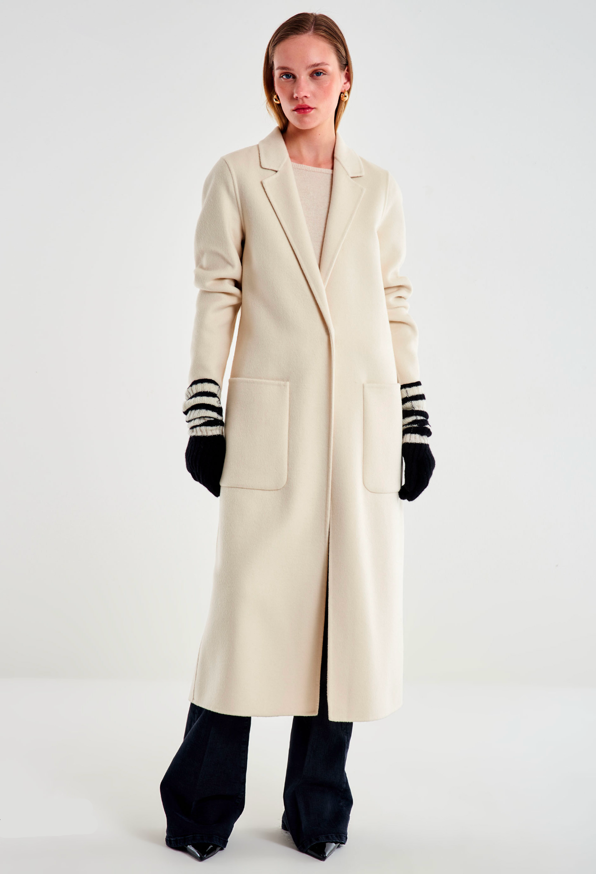 ABRIGO LANA BLANCO OVERSIZED BOTON OCULTO VV