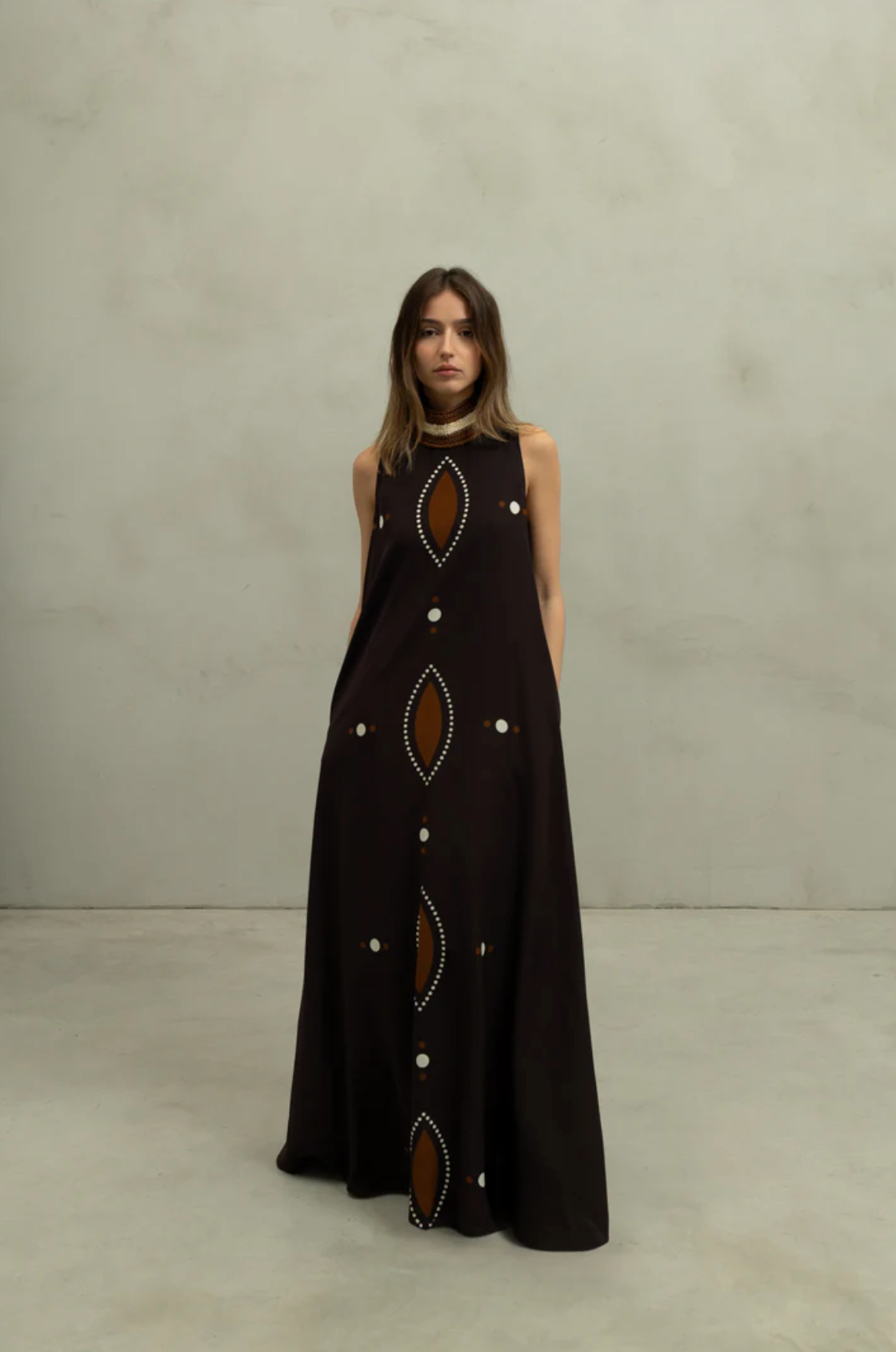 VESTIDO KOM OVALOS CHOCO