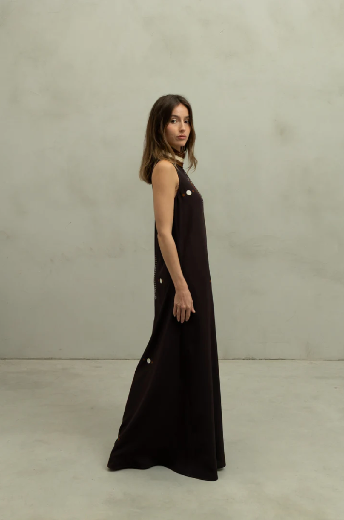 VESTIDO KOM OVALOS CHOCO