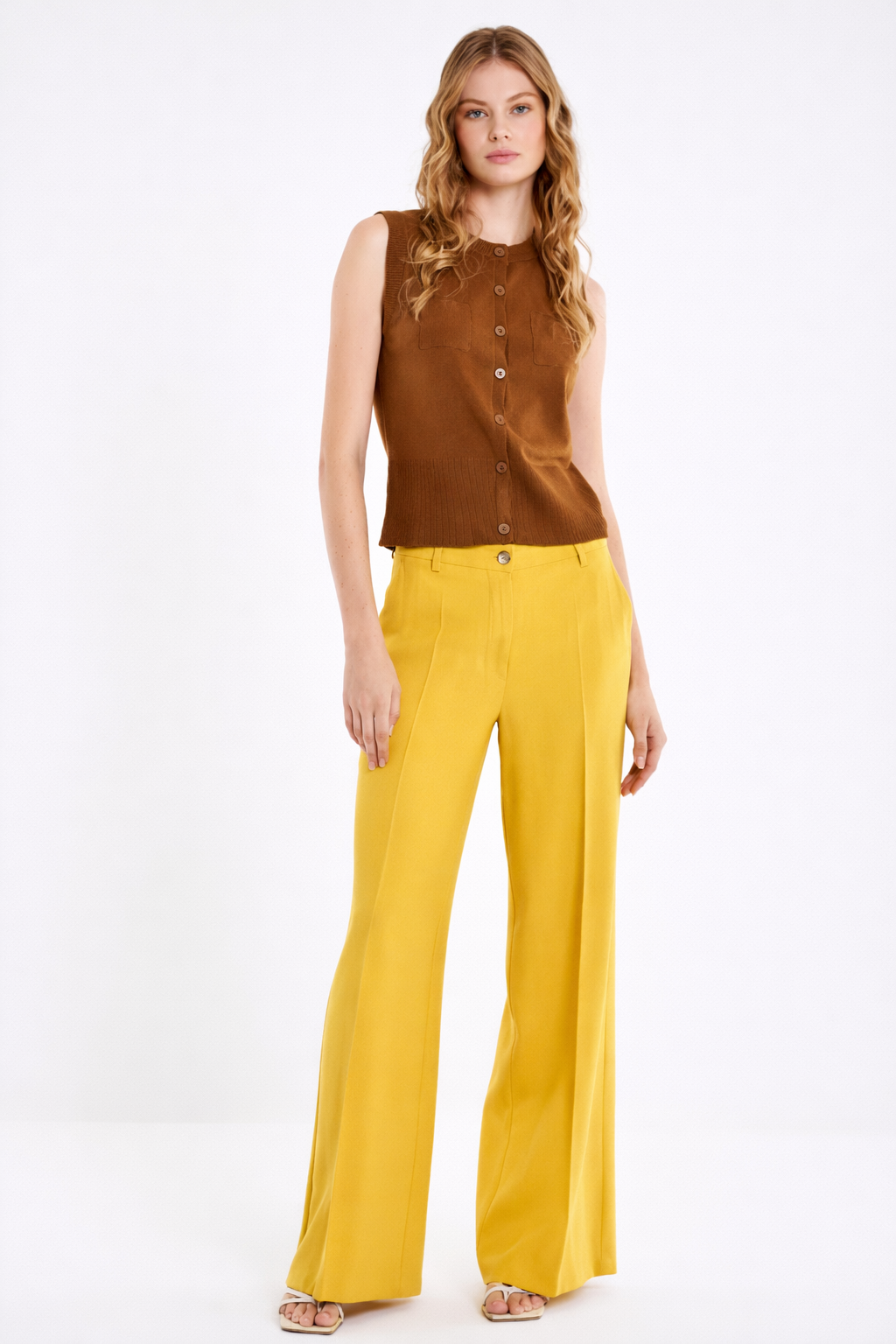 TOP ABOTONADO MARRON VV