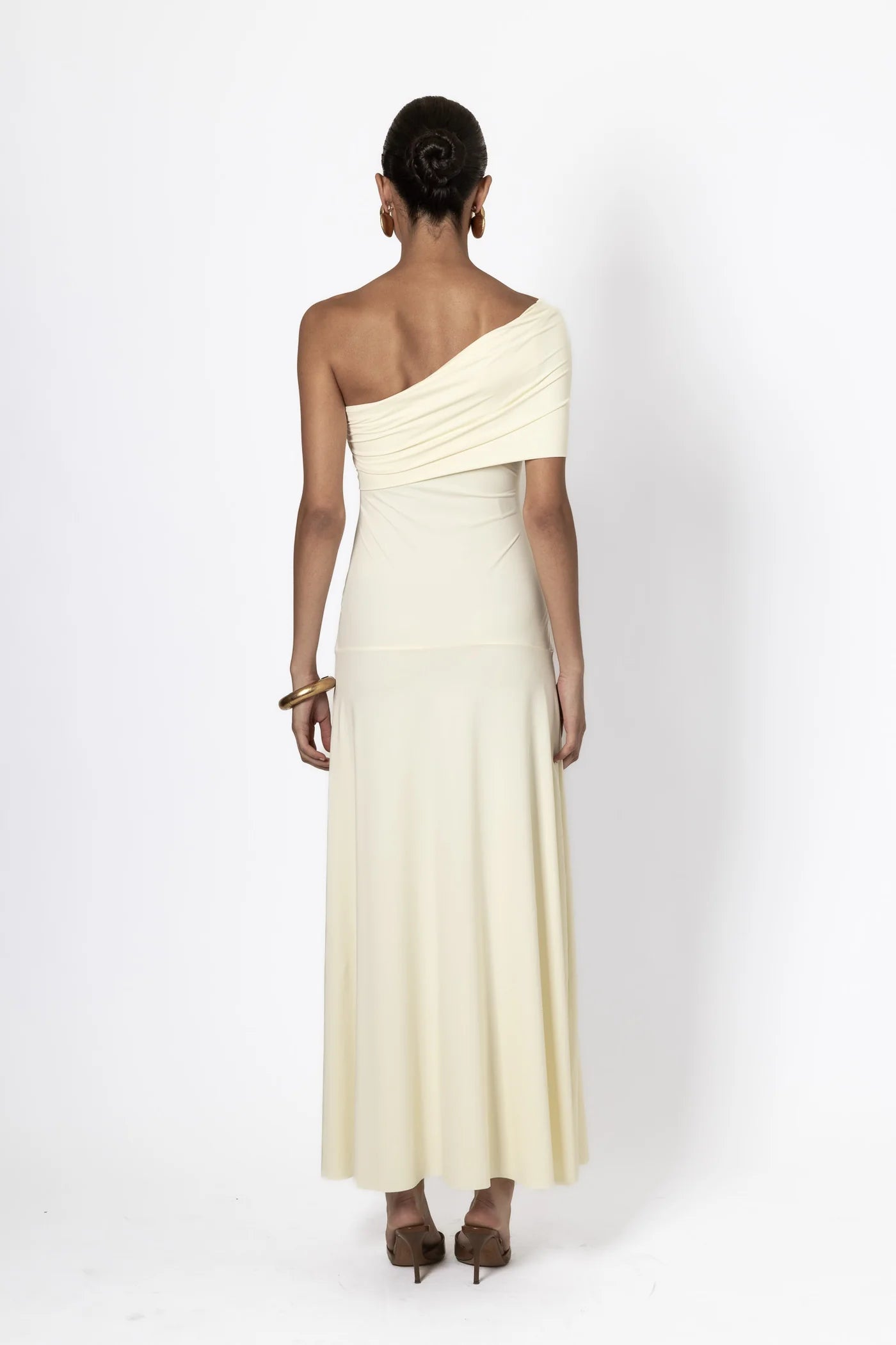 LA CHIQUI DRESS OF WHITE
