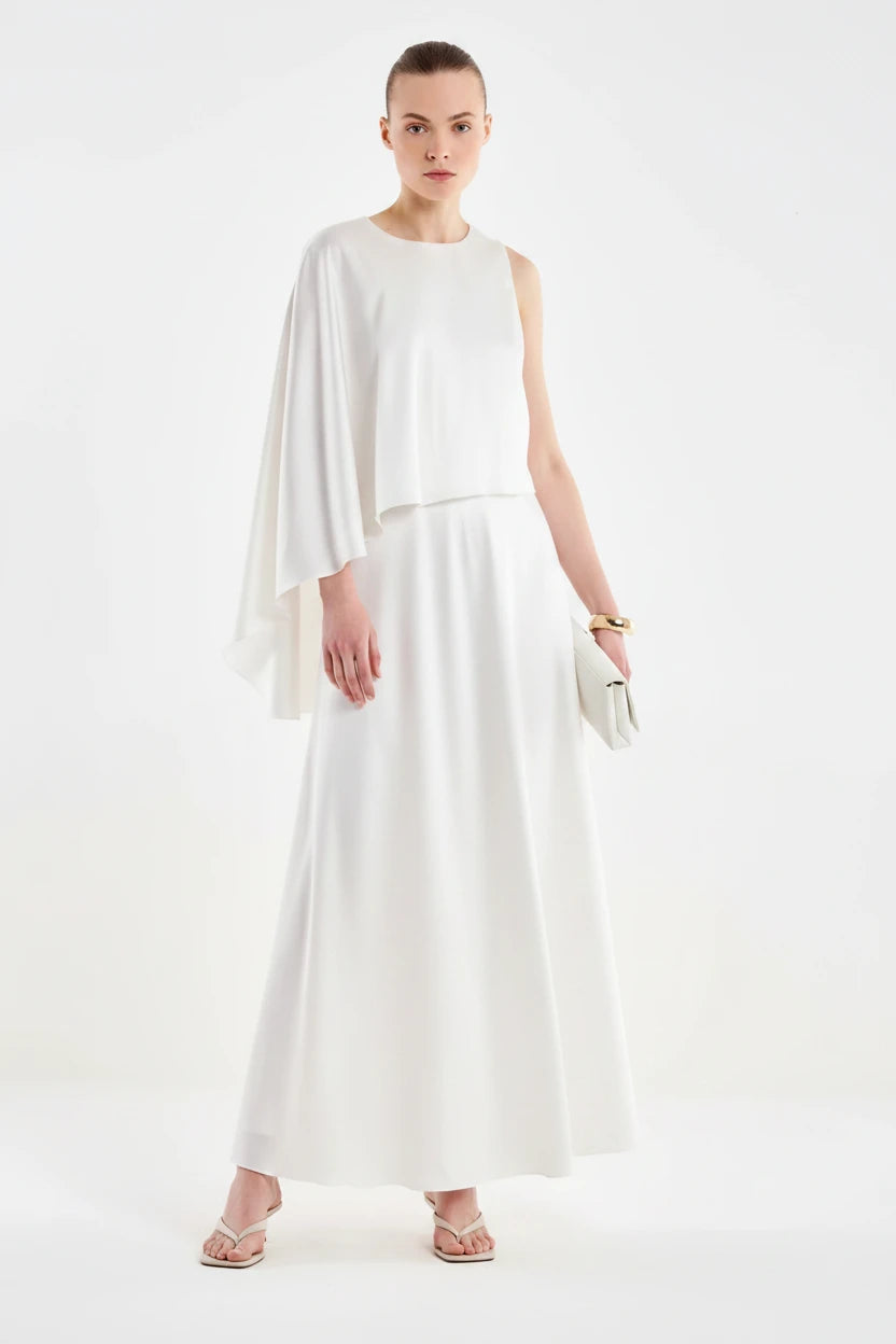 VESTIDO CON CAPA BLANCO