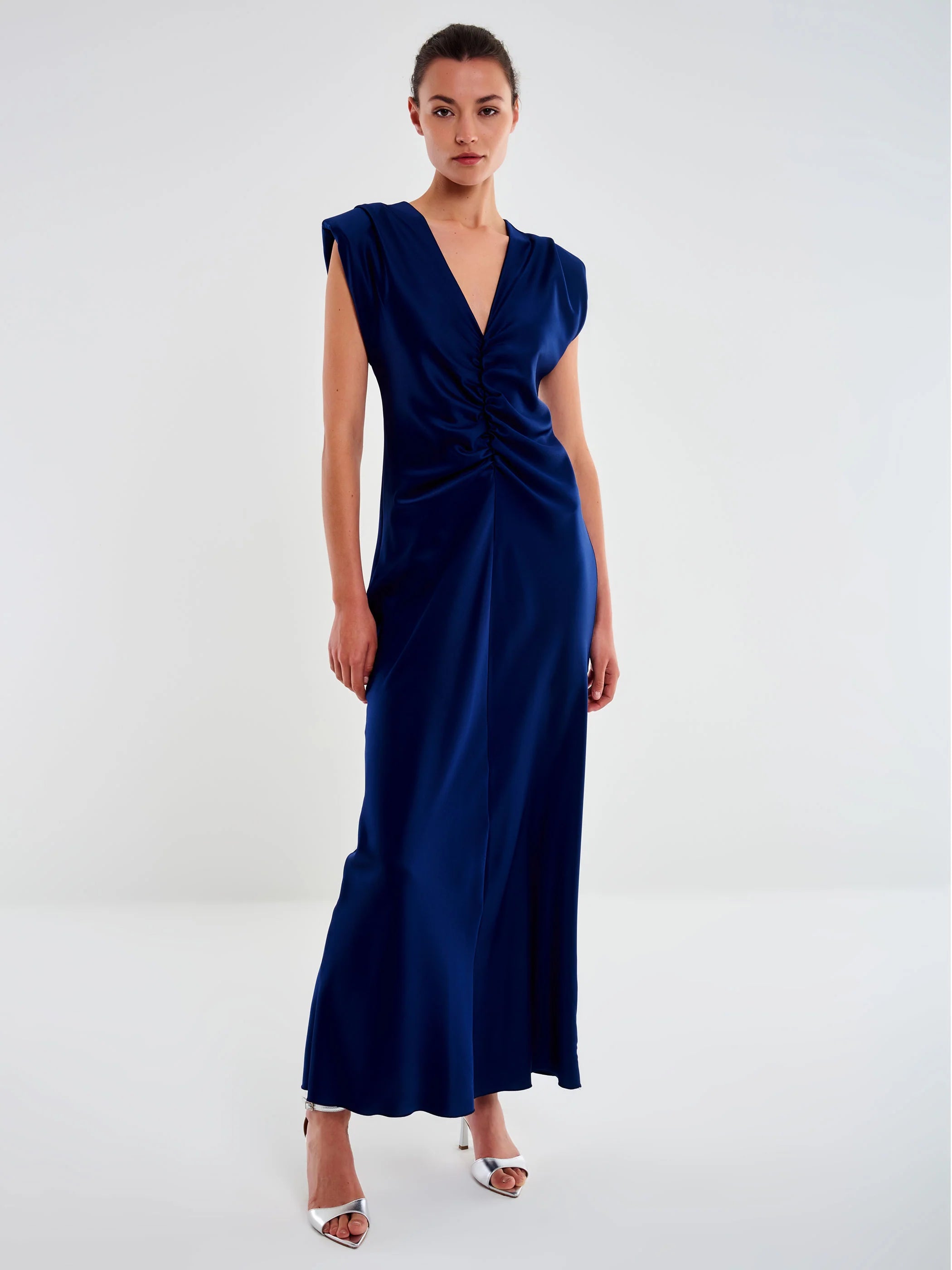 VESTIDO SATINADO HOMBRERAS MANGAS AZUL MARINO VV