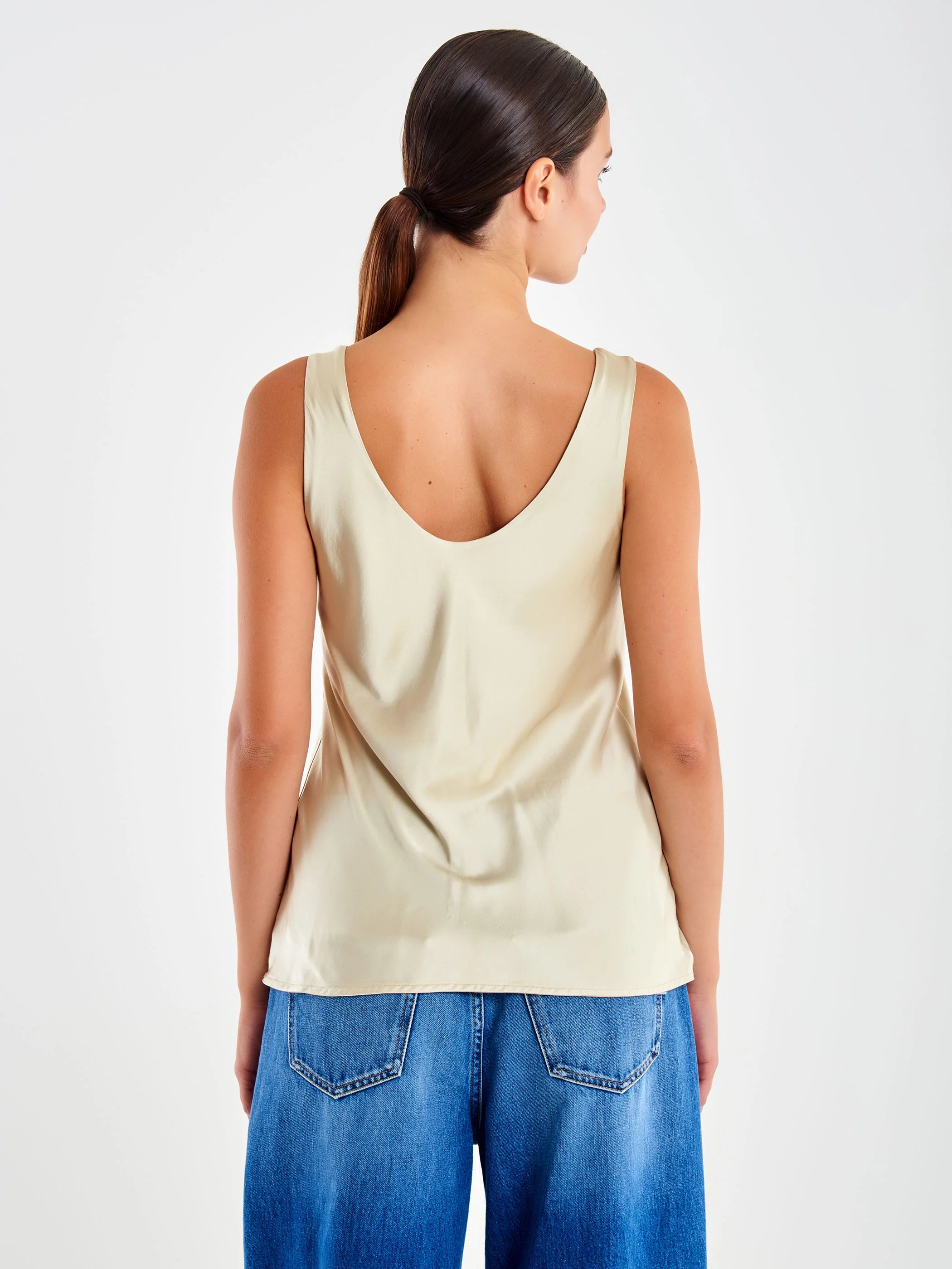 TOP SATINADO BEIGE TIRANTES VV