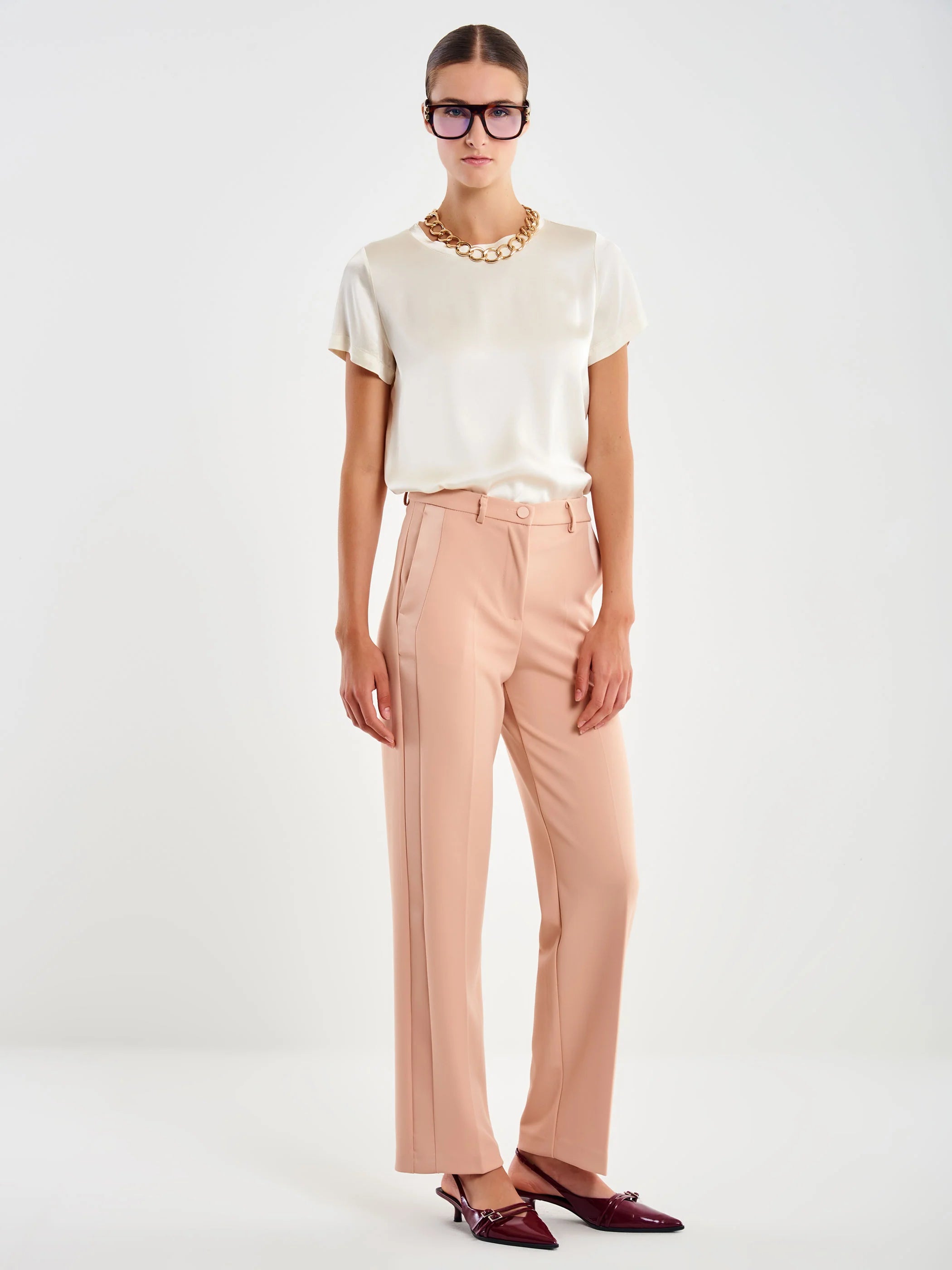 PANTALON ROSA MAQUILLAJE RECTO DETALLE SATINADO LATERAL VV