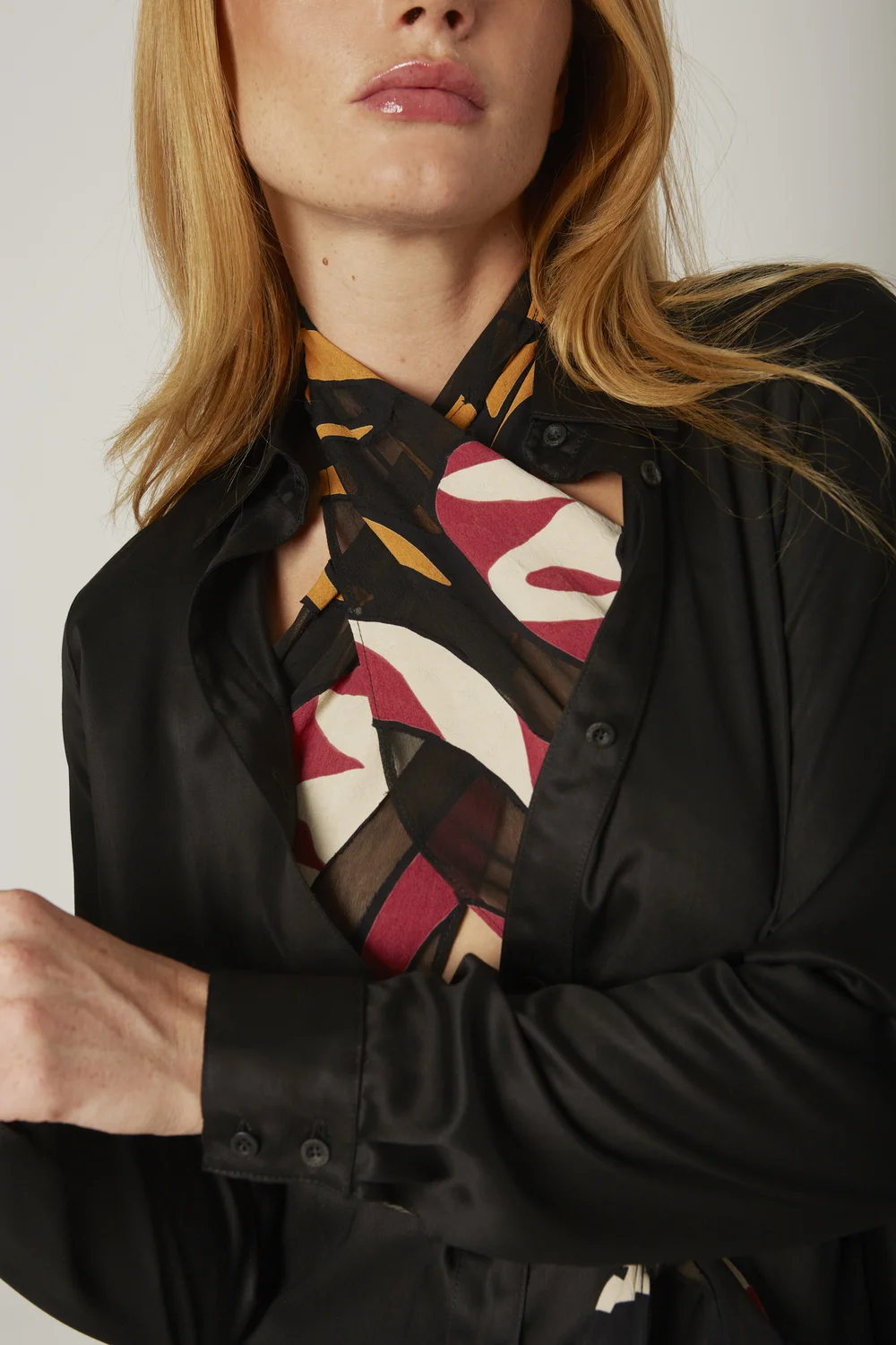 CAMISA CON BANDEAU RASO FOXI NEGRO