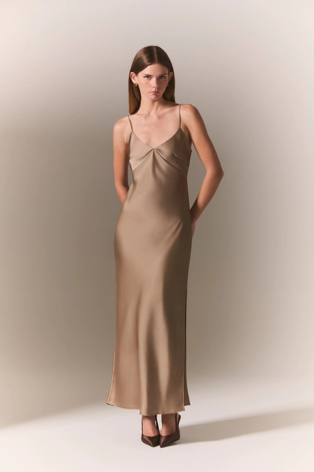 VESTIDO MADONNA KAKI