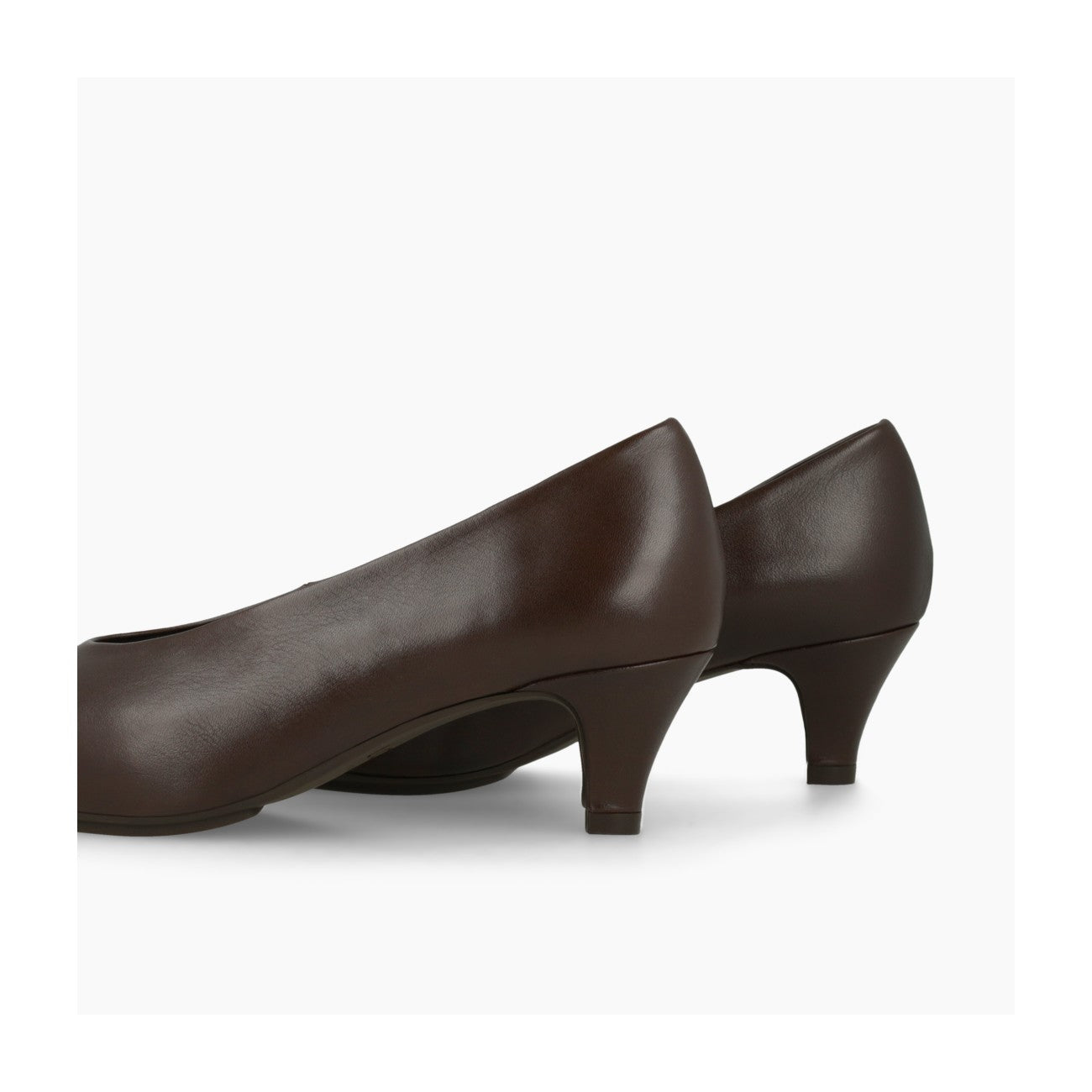 ZAPATOS DE SALÓN MARRONES CHINTO