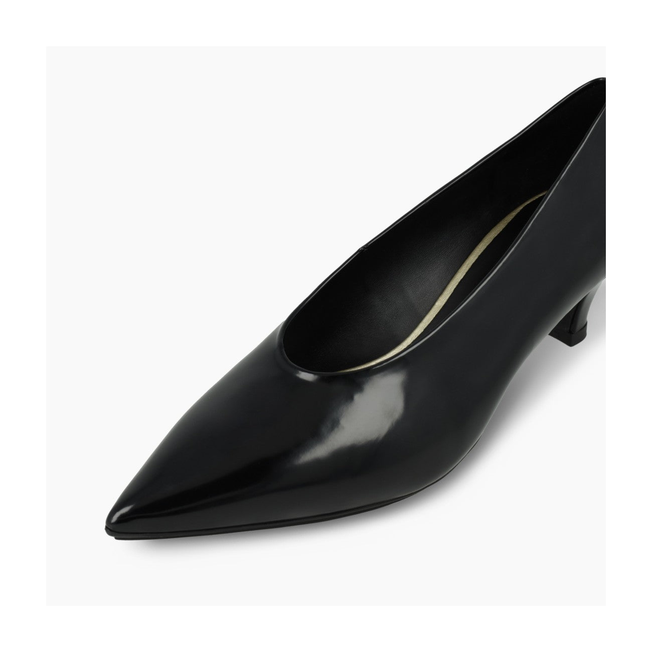 ZAPATOS DE SALÓN NEGROS CHINTO